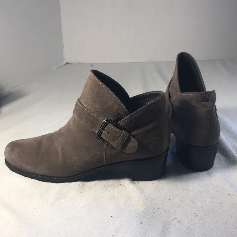 Stuart Weitzman Women's Gray Suede Desert Pull On Blocked Heel Ankle Boots 9M